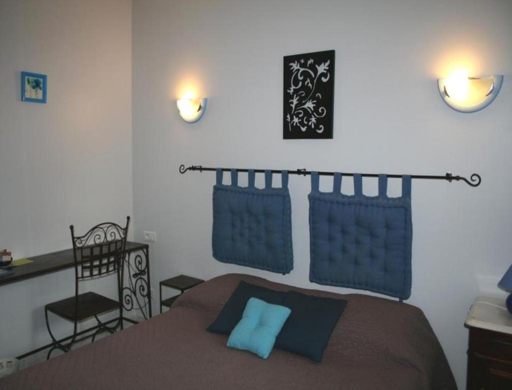 Auberge Du Chateau Margon  Room photo