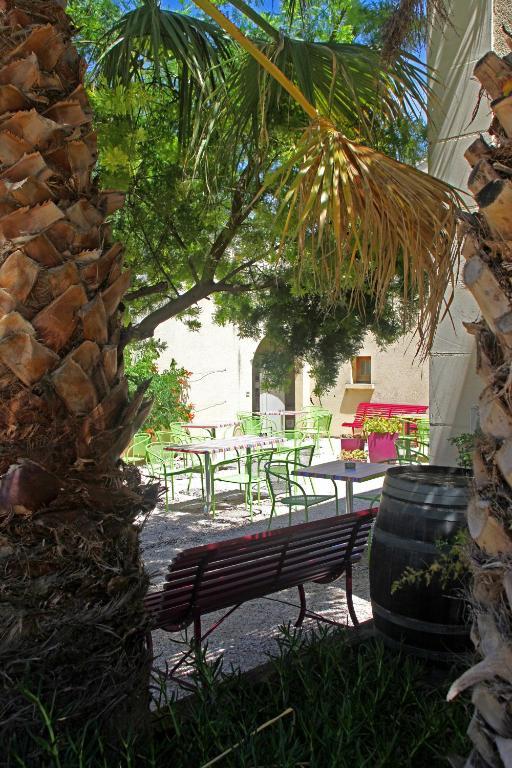 Auberge Du Chateau Margon  Exterior photo
