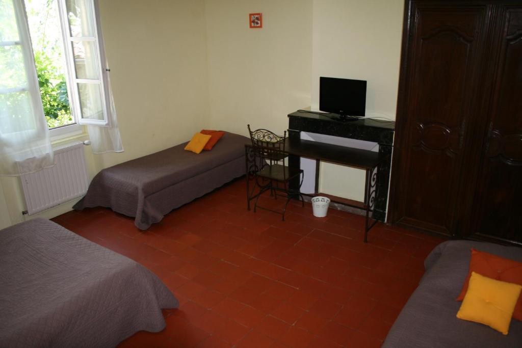 Auberge Du Chateau Margon  Room photo