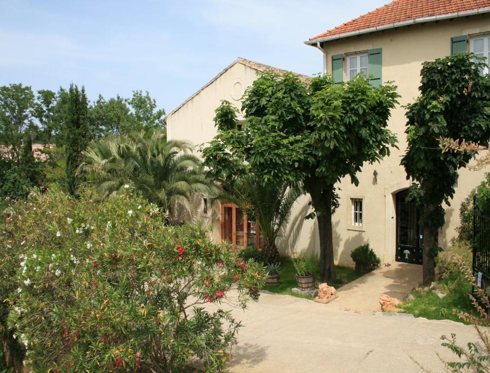 Auberge Du Chateau Margon  Exterior photo