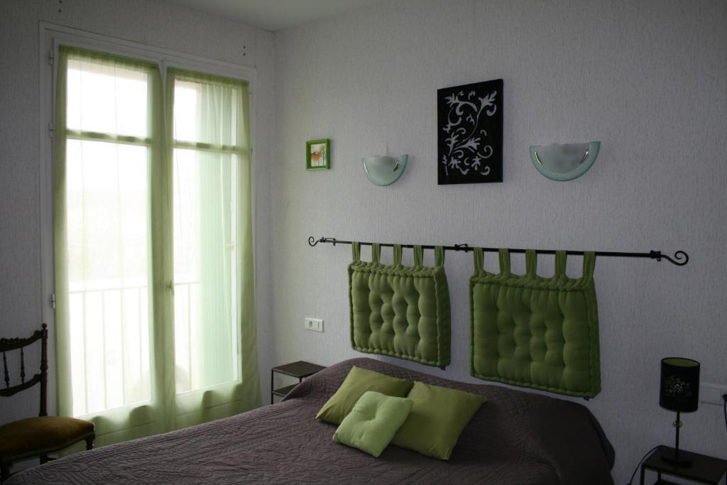 Auberge Du Chateau Margon  Room photo